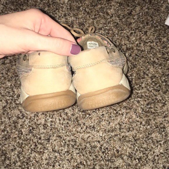 Floral sperrys size 8.5! - Picture 3 of 3